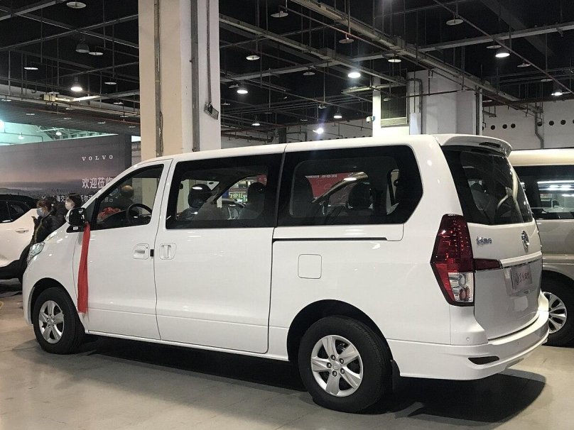 Минивэн Dongfeng Lingzhi 2020