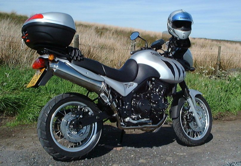 Triumph 955