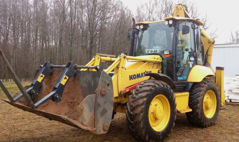 Экскаватор-погрузчик Komatsu wb97s