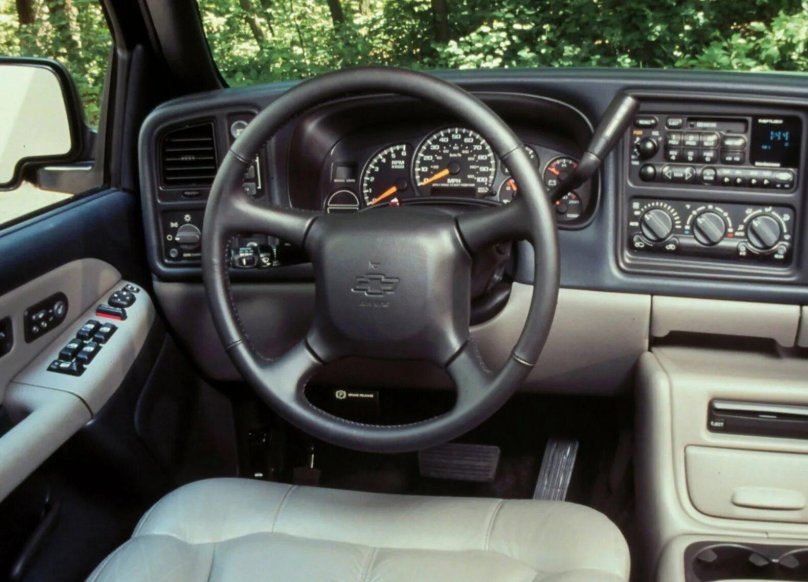 Chevrolet Tahoe Suburban 2000