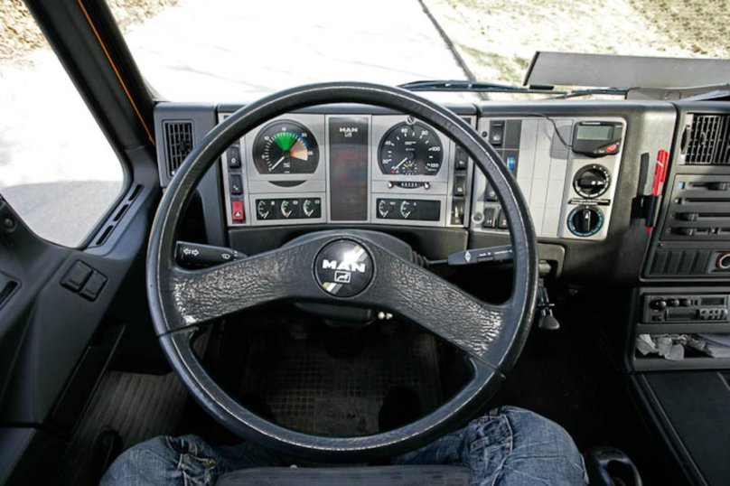 Ман Командор f2000 салон