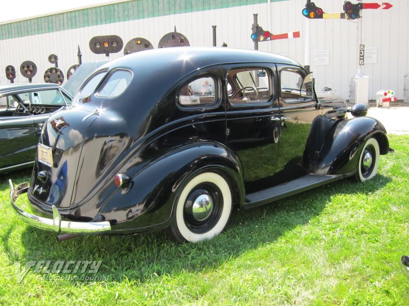 Plymouth 1937