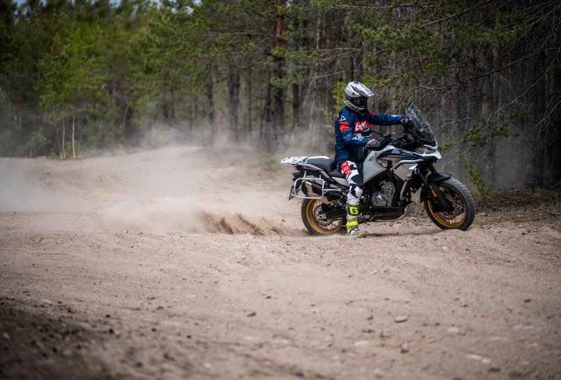 CFMOTO 800 MT explore