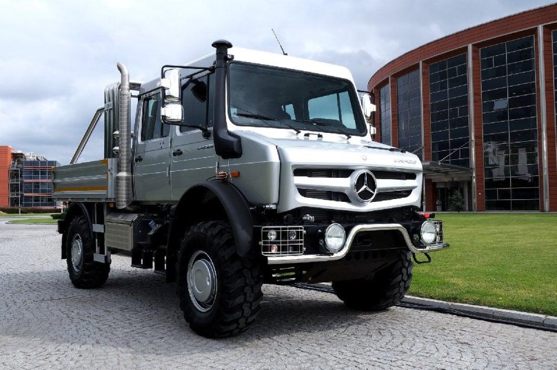 Unimog Mercedes-Benz