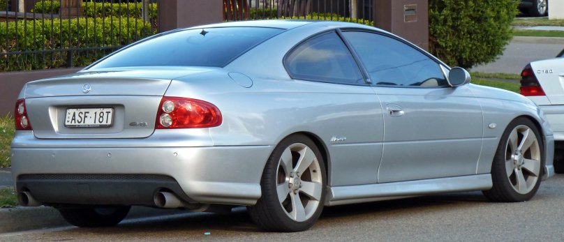 Холден Монаро 2001