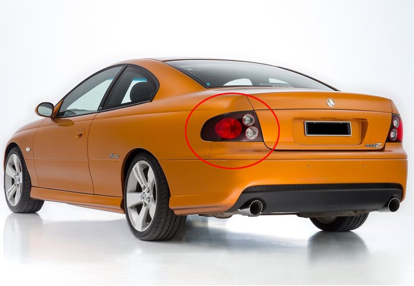 Холден Монаро 2001