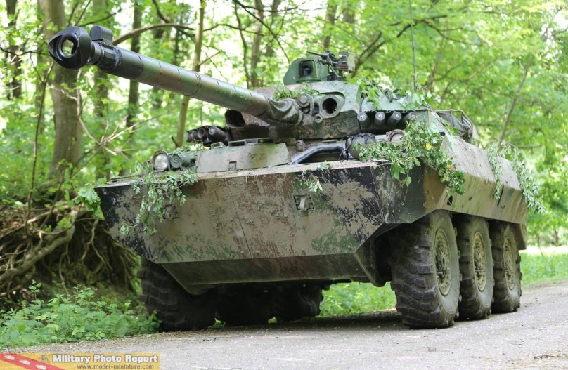 AMX-10rc колесный танк