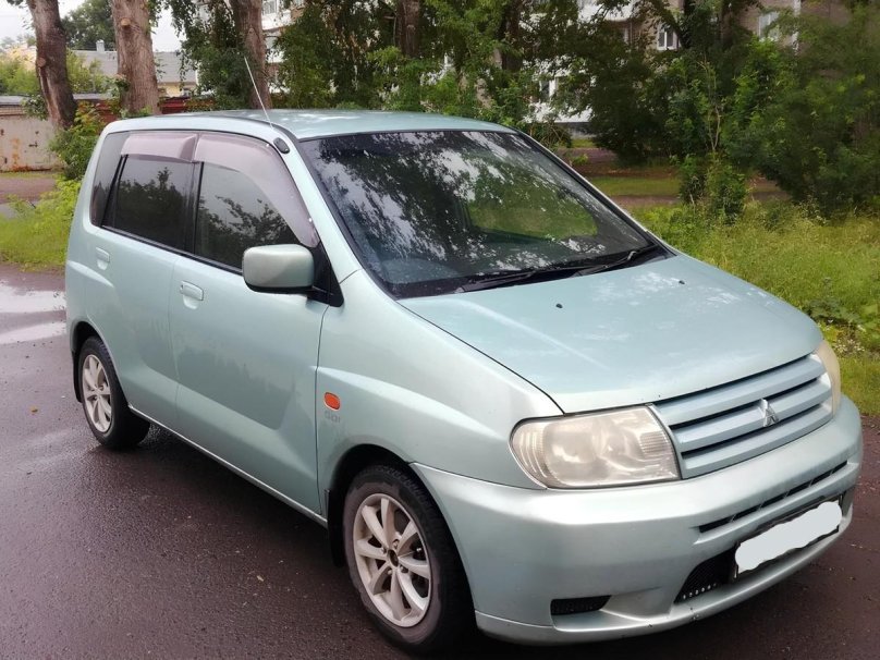 Митсубиси Мираж Динго 2002