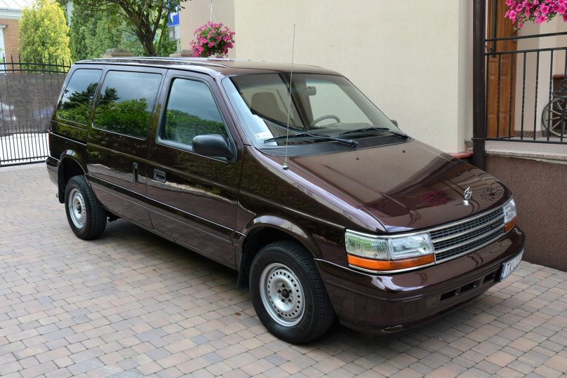 Крайслер Плимут Вояджер