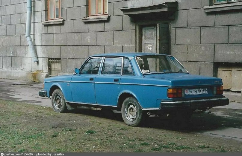 Volvo 240 1977