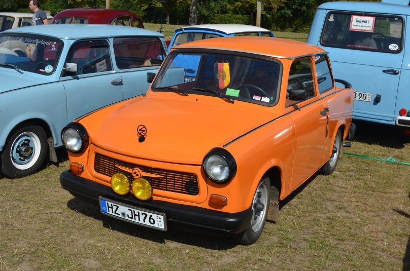 Trabant оранжевый