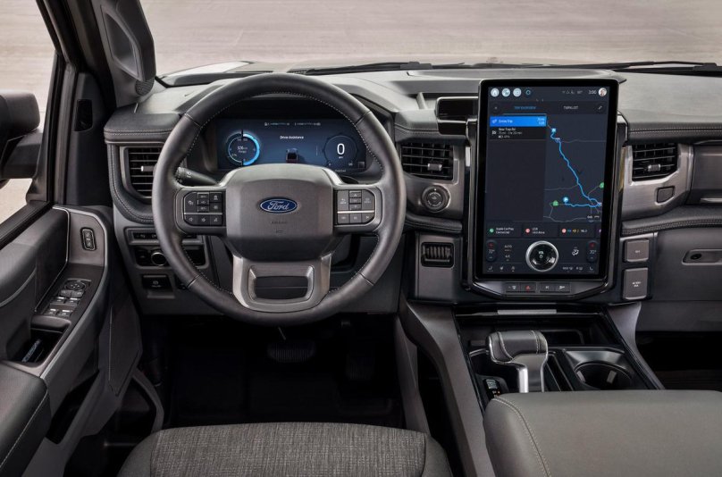 Форд ф 150 Лайтнинг