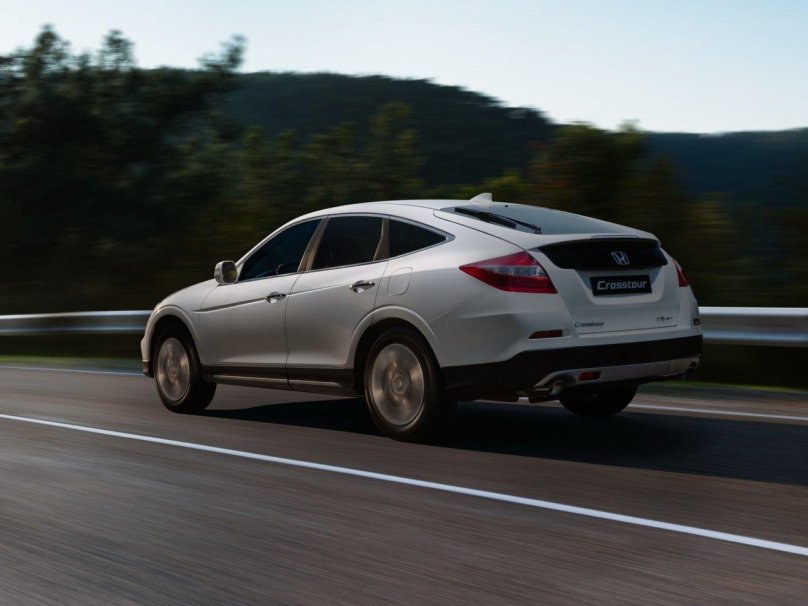 Хонда Кросстур 2013