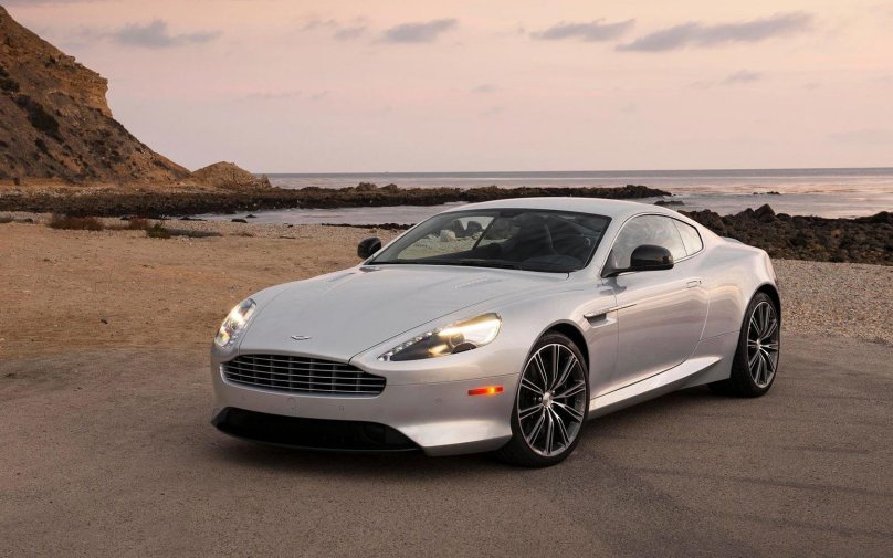 Астон Мартин db9