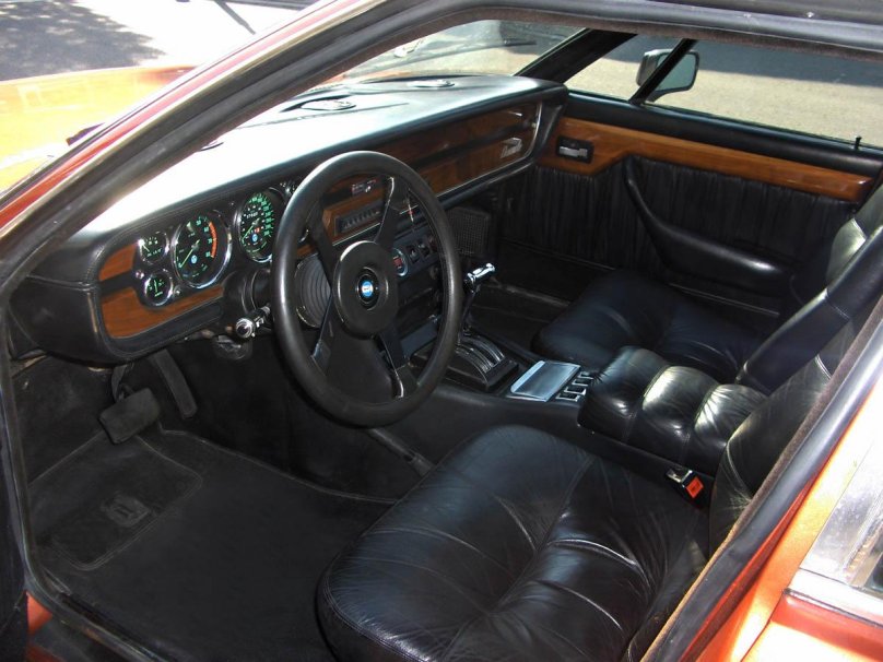 De Tomaso Deauville интерьер