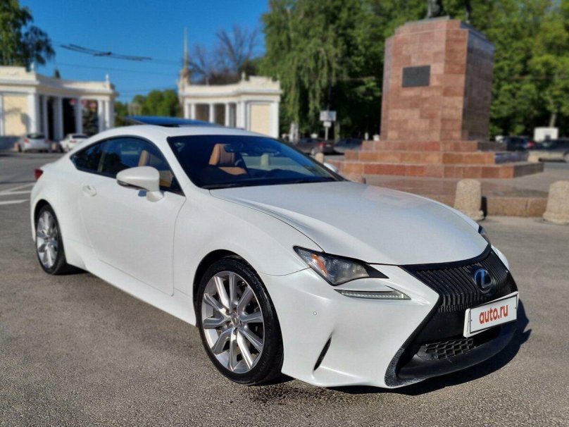 Лексус РС 200
