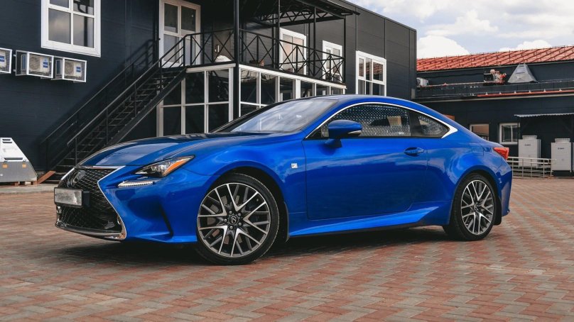 Lexus RC 200t Side