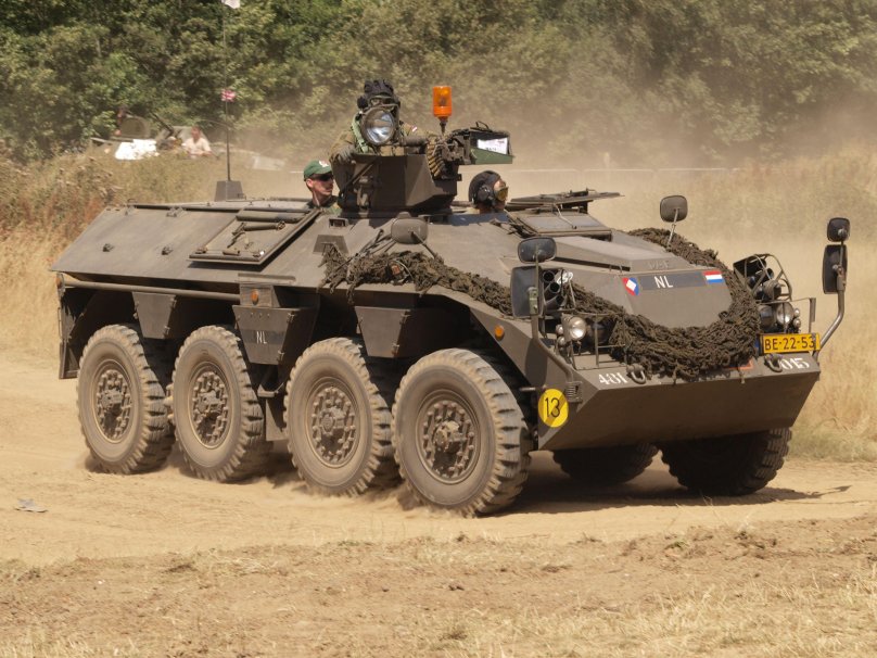 Голландский бронетранспортер DAF yp408