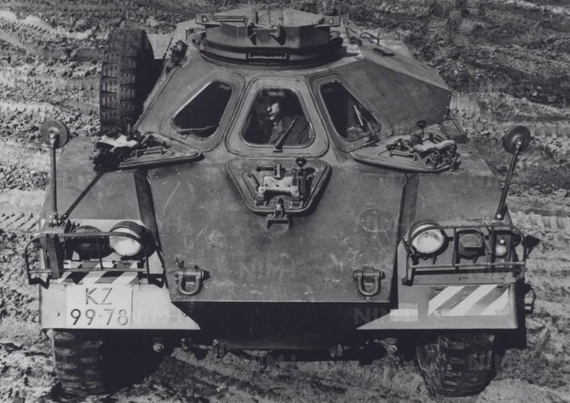 Бронетранспортер DAF YP-408