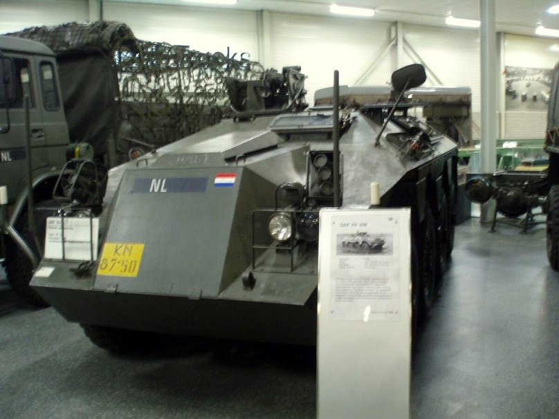 Голландский бронетранспортер DAF yp408