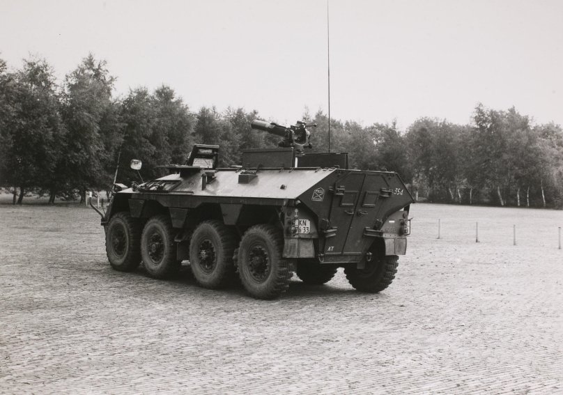 Бронетранспортер DAF YP-408