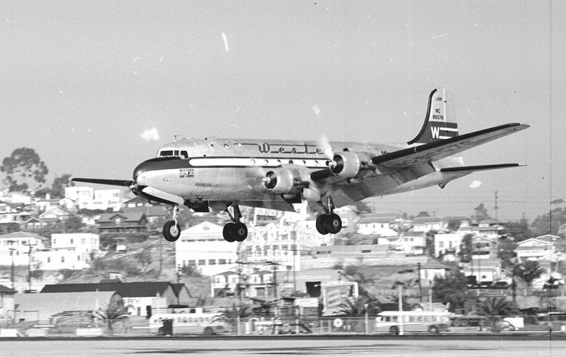 Самолёт Дуглас DC-6