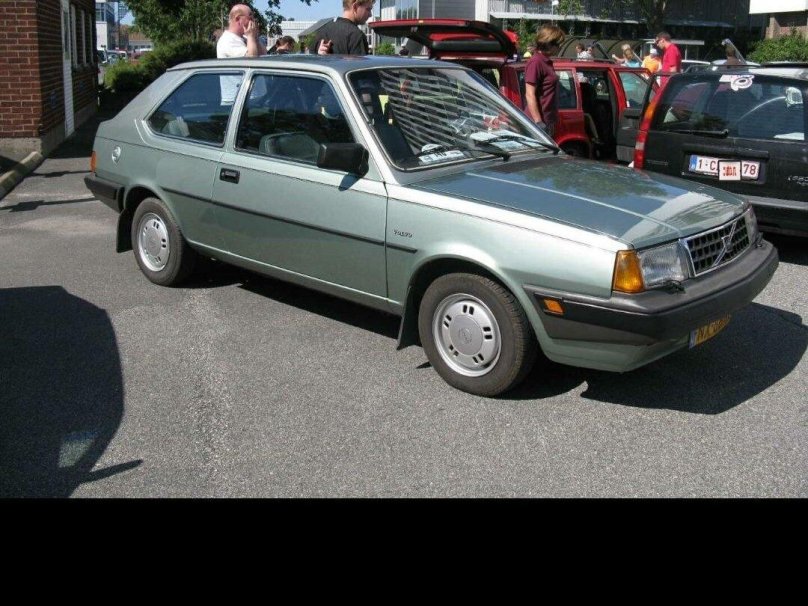 Volvo 340 седан