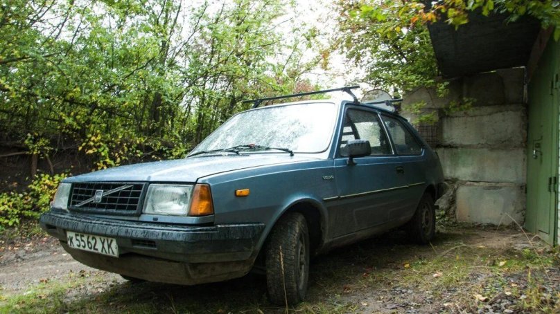 Автомобиль Вольво 340