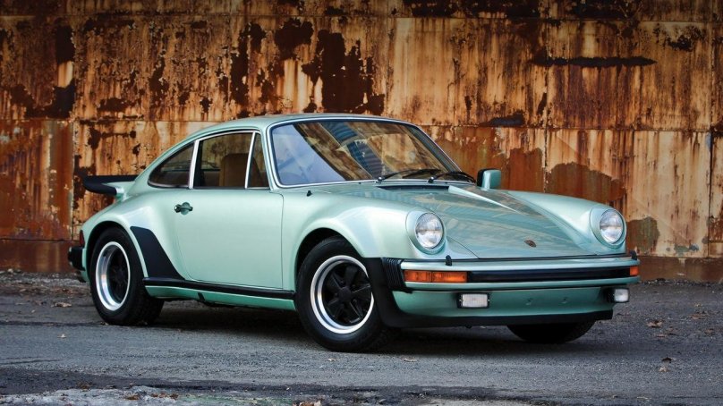 Porsche 911 Carrera 930