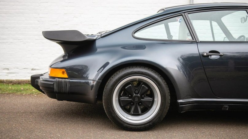 Porsche 911 Turbo 3.3