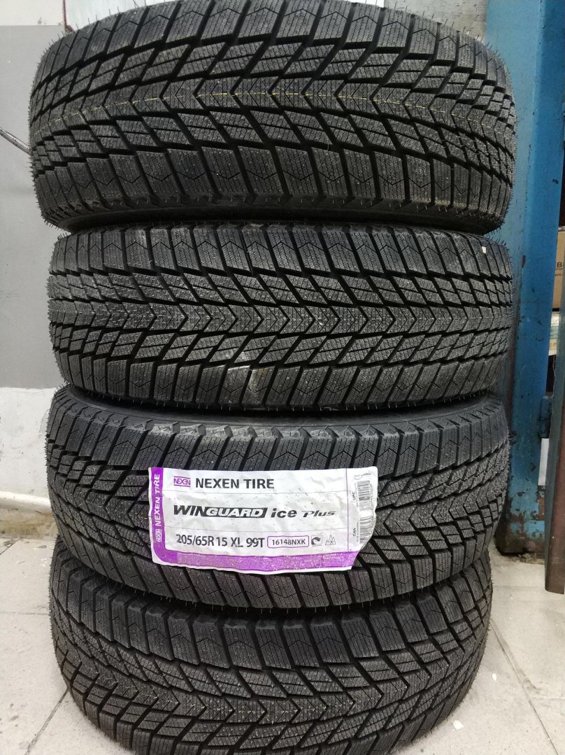 235/55r17 Nexen Winguard Ice Plus