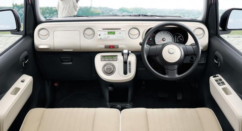 Daihatsu Mira 2012 салон