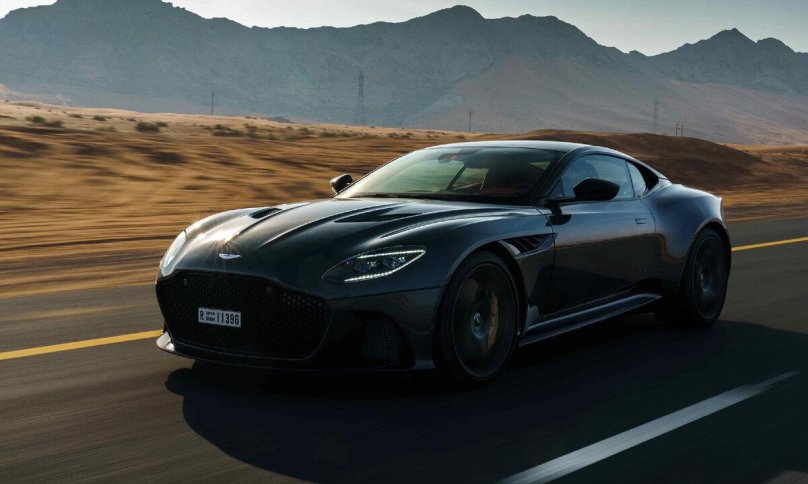 Астон Мартин ДБС 2021