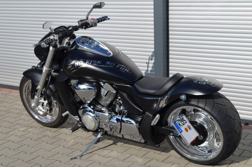 Suzuki Boulevard m109