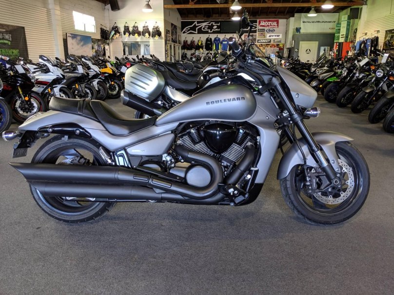 Suzuki булевард m109r