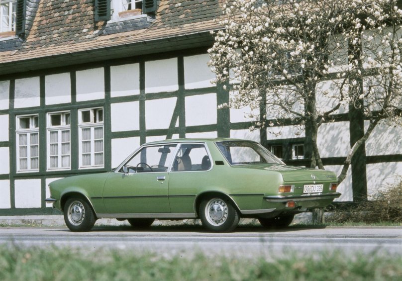 Opel Rekord, 1971