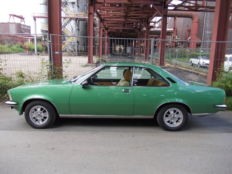 Опель рекорд 2000