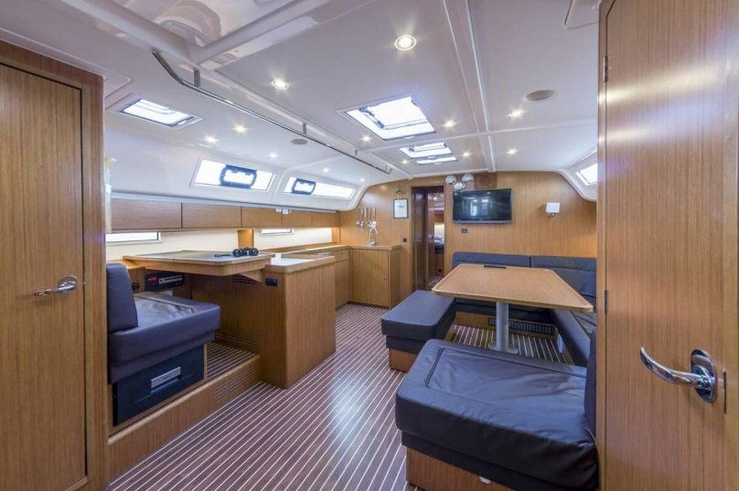 Яхта Bavaria 51