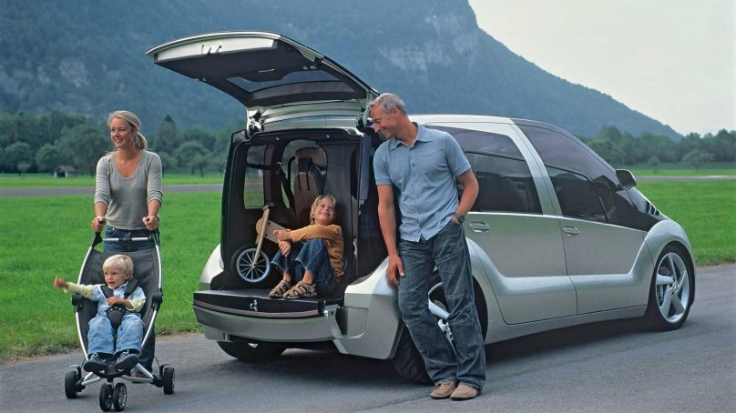 Семья в машине