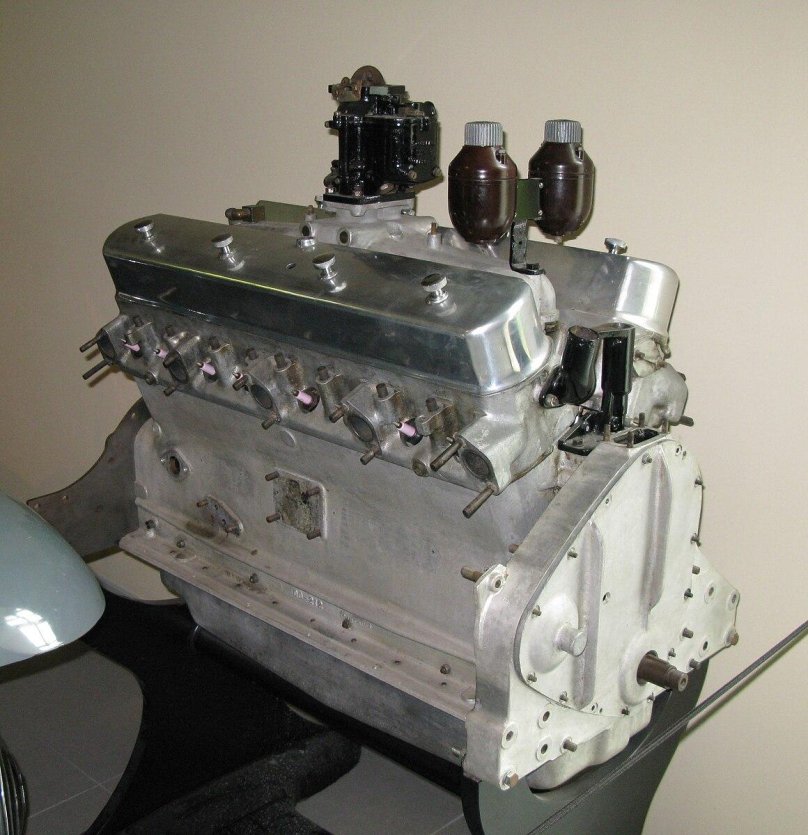 Marmon Sixteen мотор