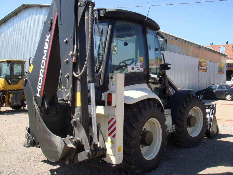 Экскаватор-погрузчик Hidromek HMK 102s