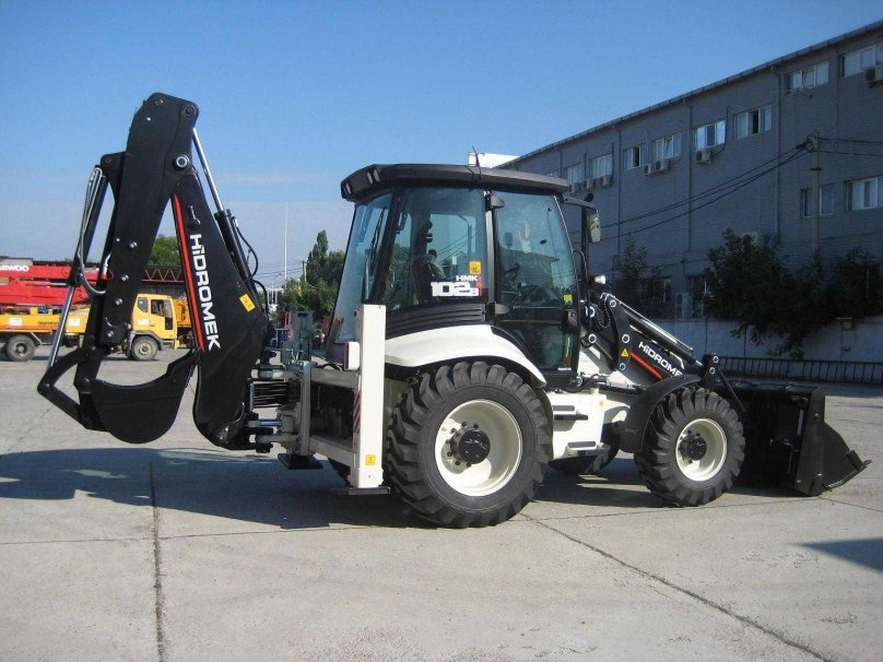 Экскаватор-погрузчик Hidromek 102b