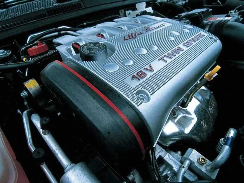 Alfa Romeo Twin Spark 2.0