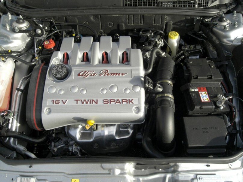 Alfa Romeo Twin Spark 16v