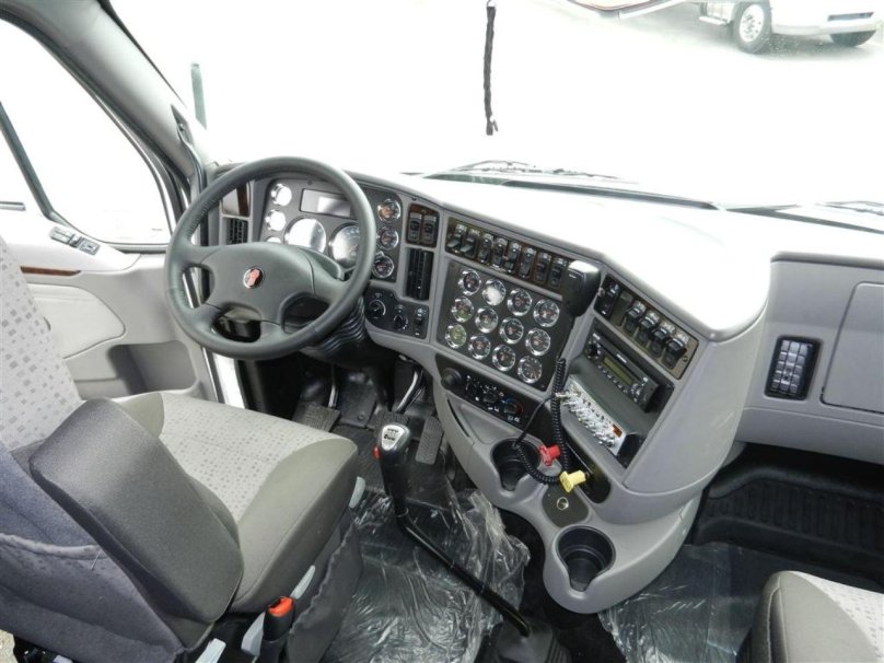 Kenworth t2000 кабина
