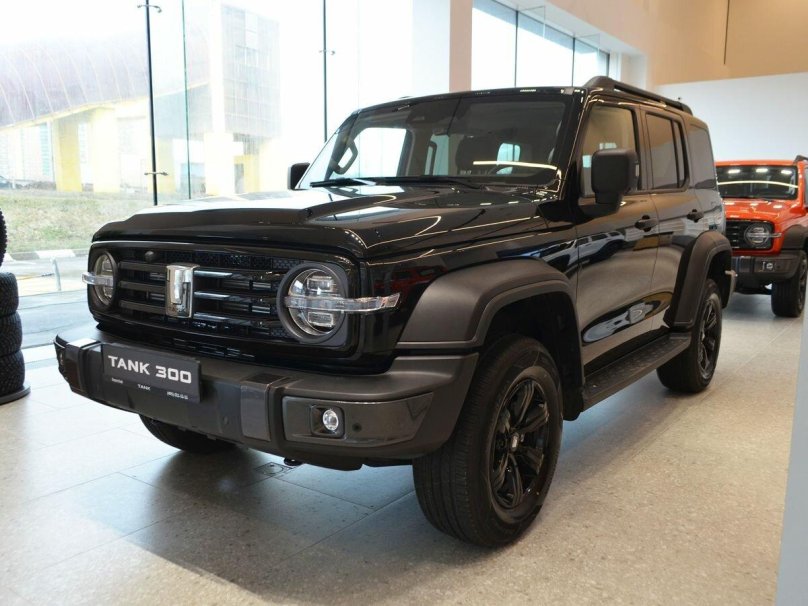 Tank 300 черный