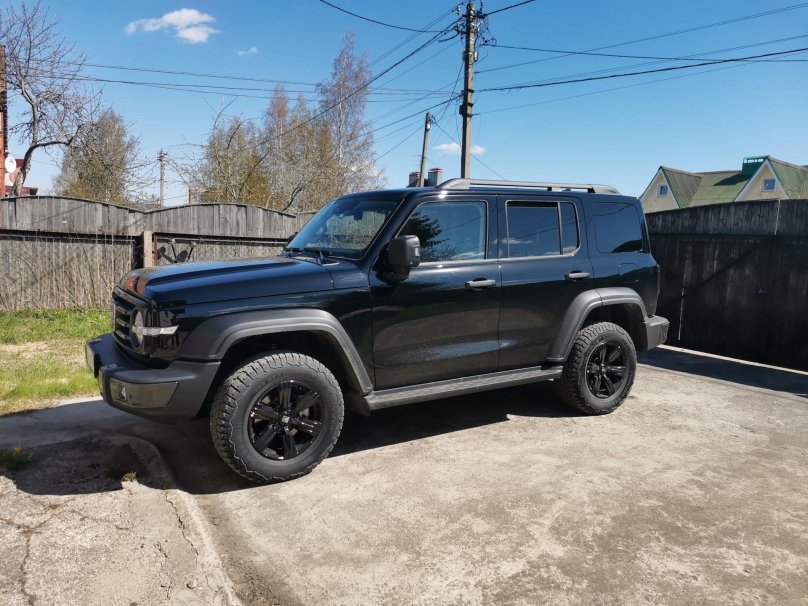 Tank 300 черный