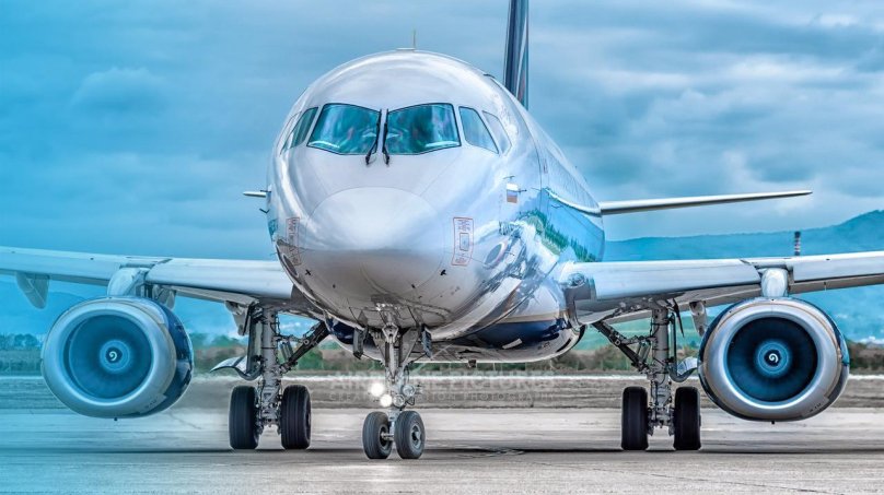 Суперджет 100 самолет