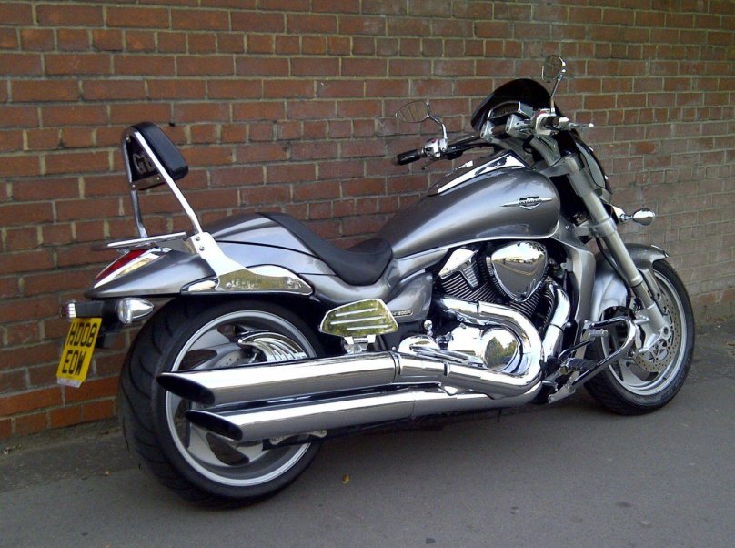 Судзуки интрудер 1800