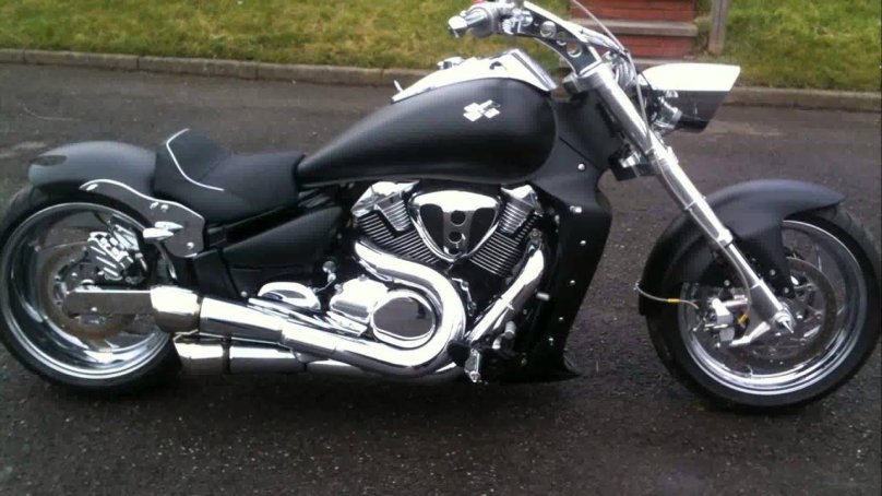 Сузуки интрудер 1800